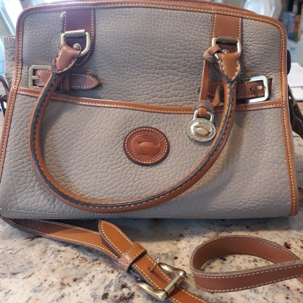 Dooney & Bourke leather bag- Excellent Condition!!